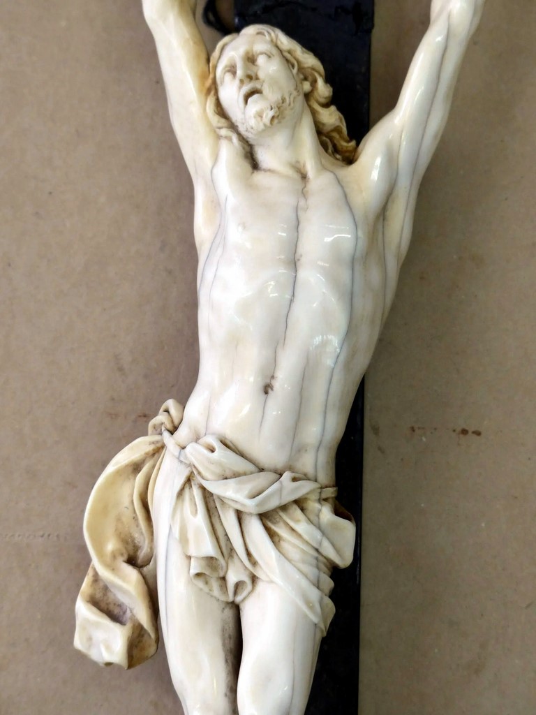 Christ dit Janséniste en ivoire sculpté