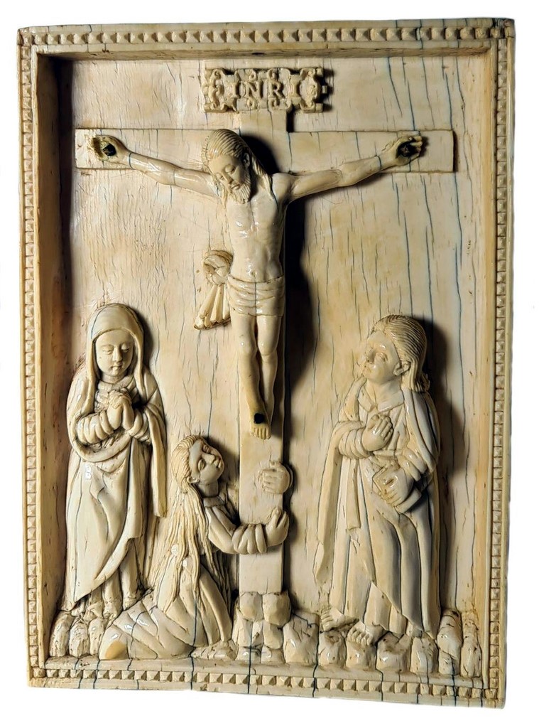 Cruz procesional o de altar. Limoges. Francia. Románico. Segundo cuarto del siglo XIII