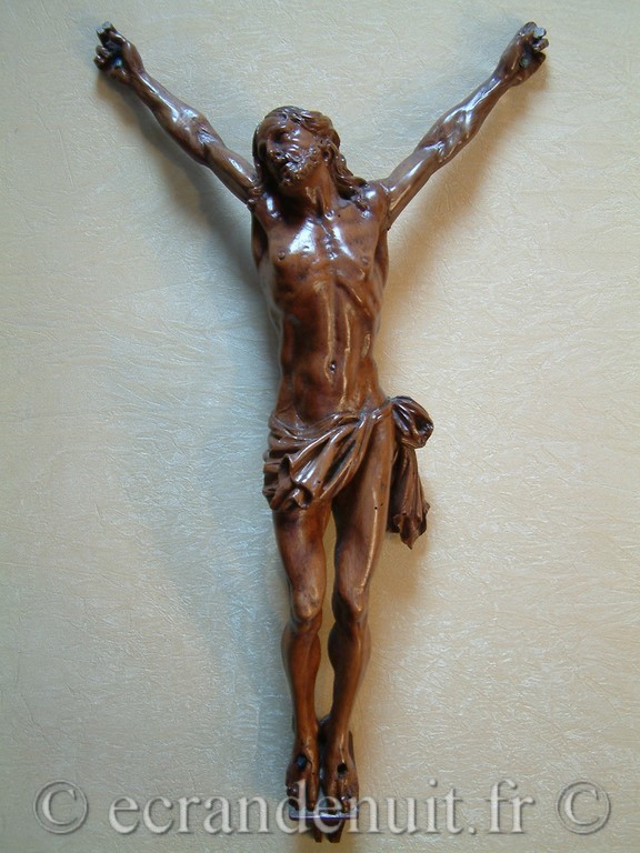 Christ en bois polychrome 17ème siècle